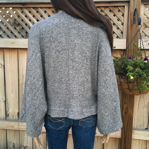 LUXURIOUSLY SOFT RAGLAN SLEEVE TOP - Picture 4 of 10